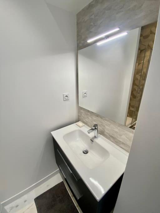 Superbe Appartement Hyper Centre 4 Personnes 瓦朗斯 外观 照片